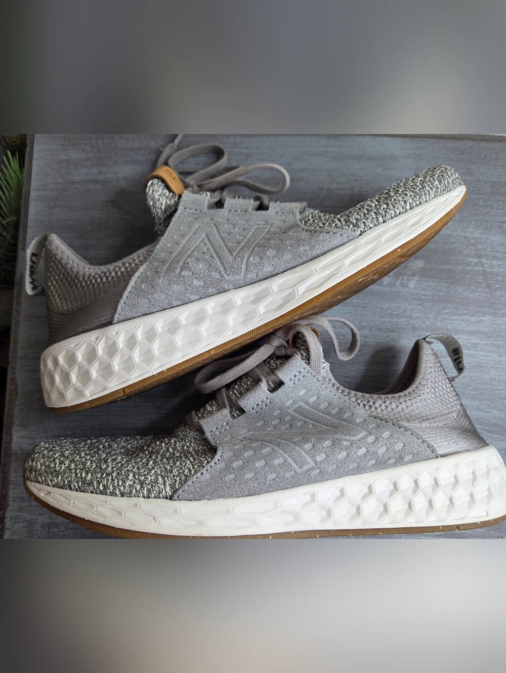 New Balance Men's Grey Knit Sneakers with Gum Accents Size 7.5 (Si)